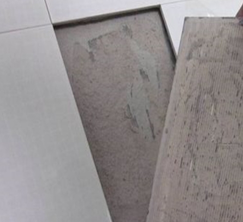 宁波瓷砖空鼓维修公司分享瓷砖铺贴时如果打浆（即涂抹在瓷砖背面和基层上的砂浆或瓷砖胶）过少，会带来以下问题